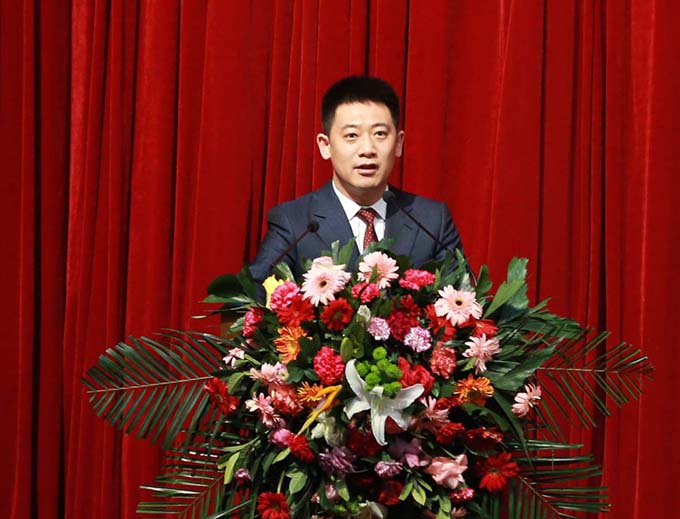 纪市长修片.jpg
